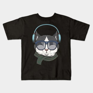 cat wears headphones Kids T-Shirt